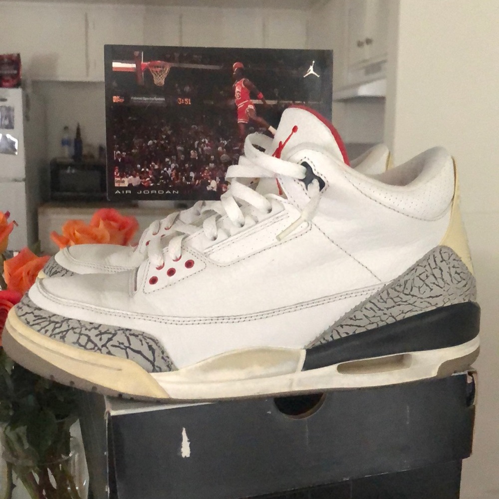 Air Jordan 3 sz 10
03 date on tag.